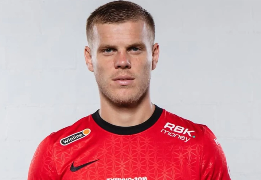 Футболист Александр Кокорин чуть не сбил двух пешеходов