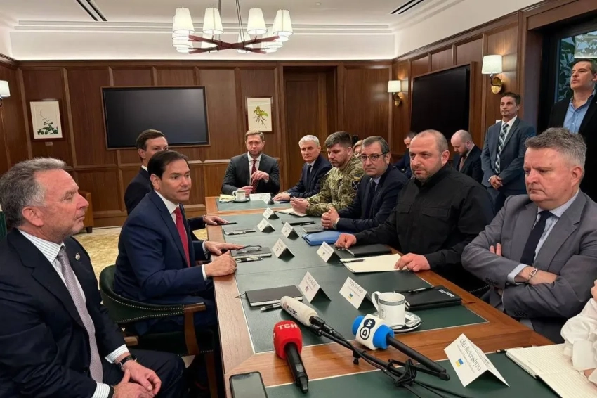 «Не договорились»: США не удалось заставить Украину вывести войска с Донбасса