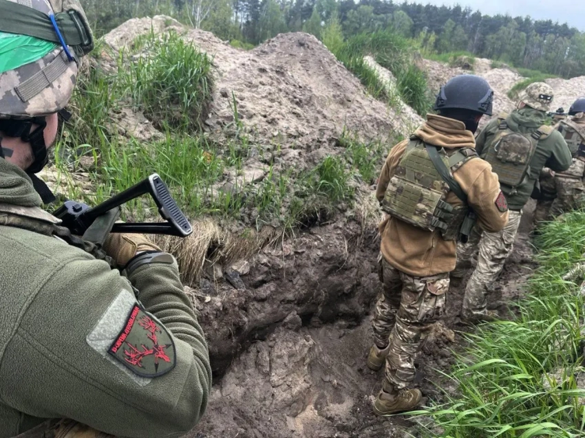 Кулеба: Чем дольше будем воевать, тем больше территорий и людей потеряем
