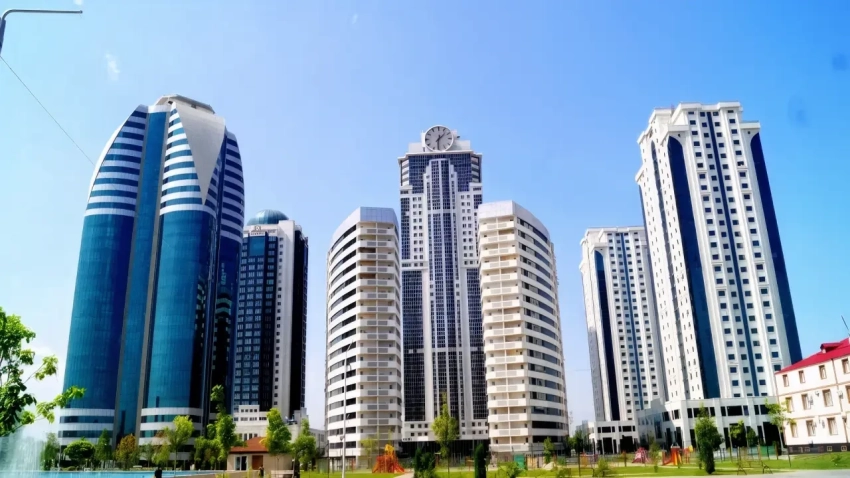 Взрыв в Грозном: повреждено несколько этажей башни