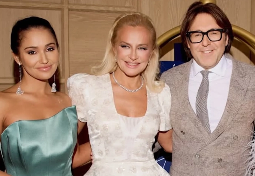 Андрей Малахов, Юлия Барановская, Кристина Потупчик и Мария Мельникова на новогодней вечеринке Виктории Шеляговой