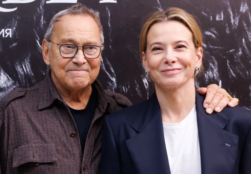 Андрей Кончаловский и Юлия Высоцкая, Ирина Горбачёва, Пелагея, Елизавета Базыкина на премьере спектакля Андрея Кончаловского "Макбет"