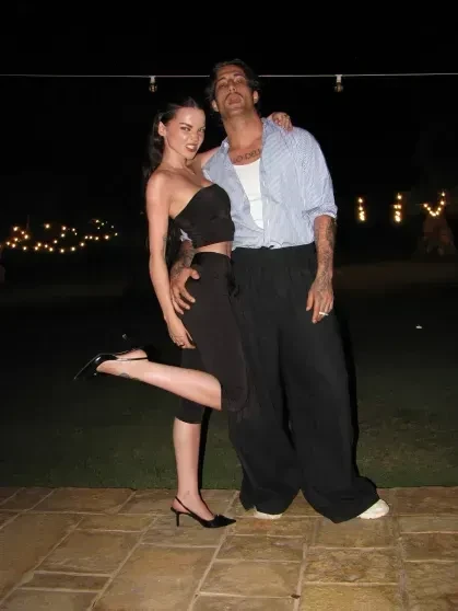 Фронтмен Måneskin Дамиано Давид женится на своей возлюбленной Дав Камерон