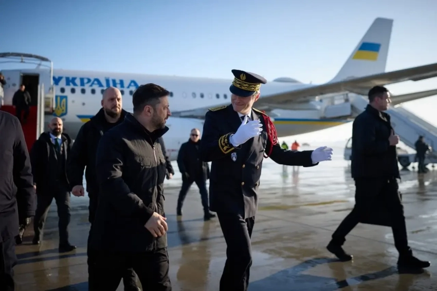 Зеленский в срочном порядке вылетел в Давос на встречу с Трампом