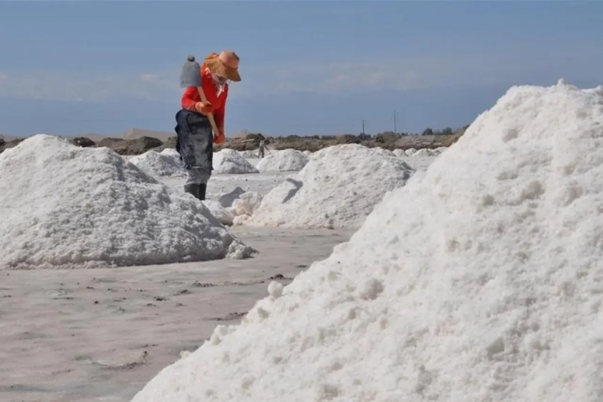 Китай впервые в мире внедрил технологию извлечения лития из рассола солёных озер