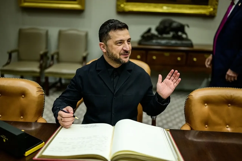 Глава МИД Ирана назвал Зеленского запутавшимся клоуном