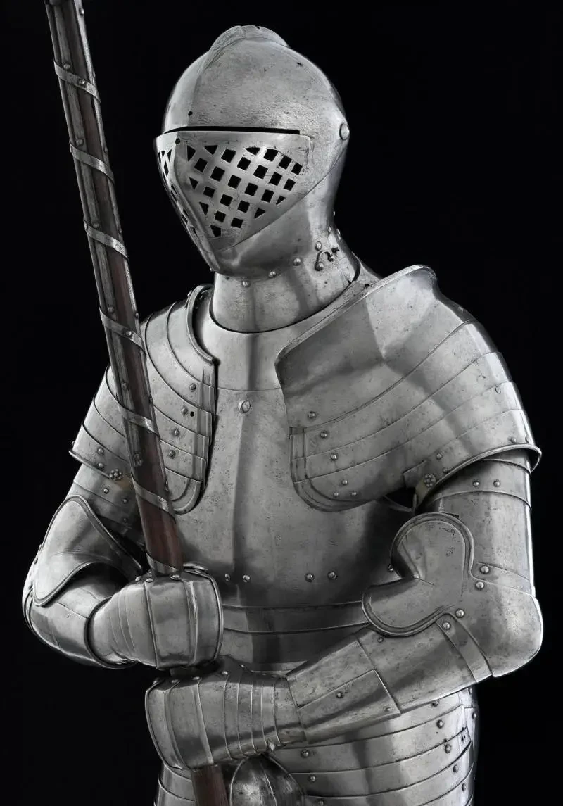 Турнирные доспехи Генриха VIII 1520 года для «Поля золотой парчи»