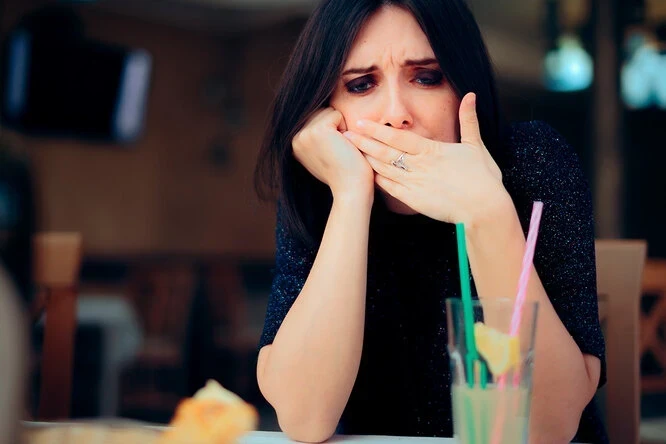 Если икаешь: к чему готовит эта примета по дням недели и времени суток