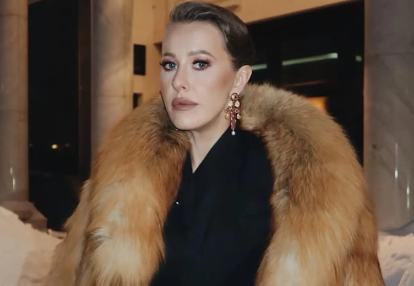 Ксения Собчак в мехах вышла в свет на фоне отставки своего мужа Константина Богомолова из Школы-студии МХАТ
